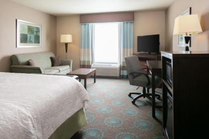 Hampton Inn and Suites - Lincoln Northeast - image 8