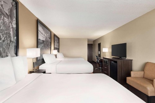 Super 8 by Wyndham Lincoln North - image 21