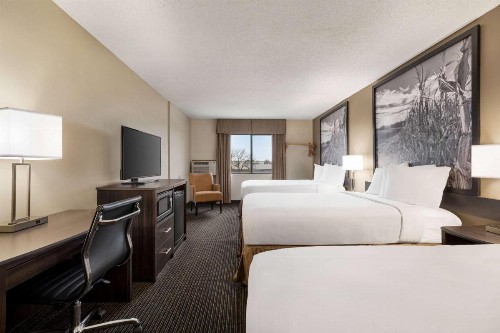 Super 8 by Wyndham Lincoln North - image 26