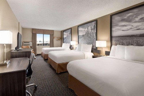 Super 8 by Wyndham Lincoln North - image 29