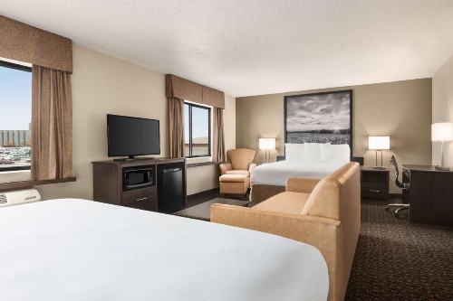 Super 8 by Wyndham Lincoln North - image 4