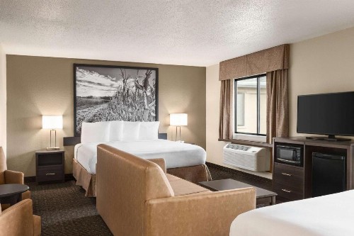 Super 8 by Wyndham Lincoln North - image 7