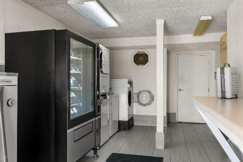 Americas Best Value Inn - Lincoln - image 10