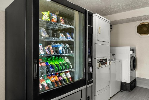 Americas Best Value Inn - Lincoln - image 19