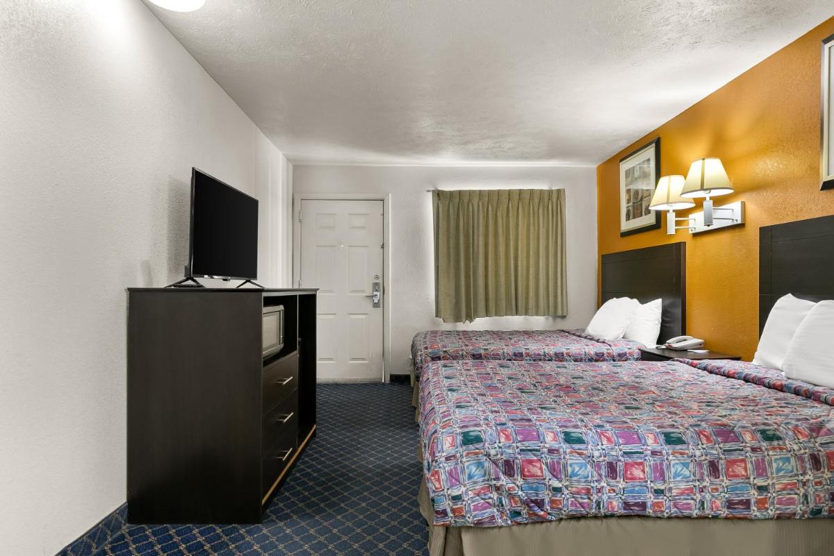 Americas Best Value Inn - Lincoln - image 4