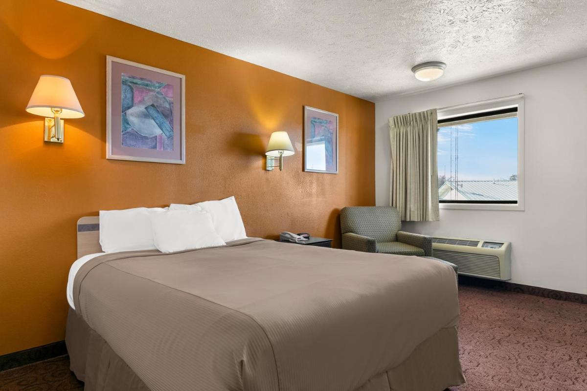 Americas Best Value Inn - Lincoln - image 5
