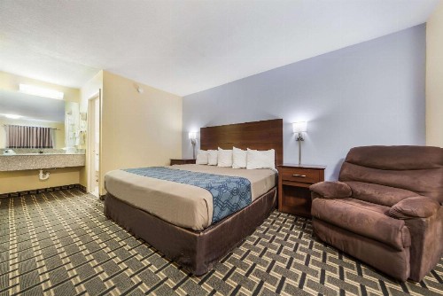 Rodeway Inn University District - image 16