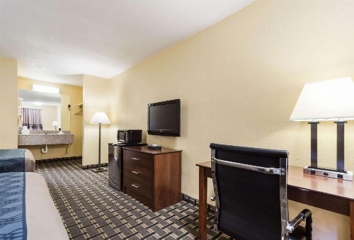 Rodeway Inn University District - image 3