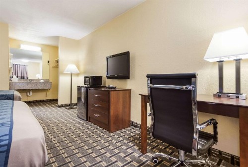 Rodeway Inn University District - image 5