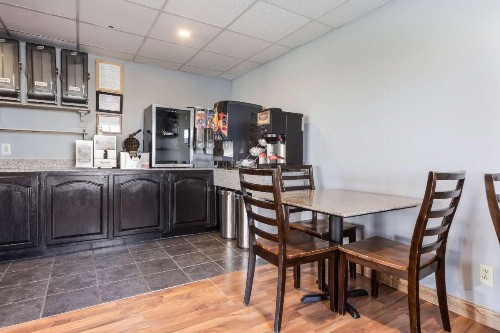 Rodeway Inn University District - image 8