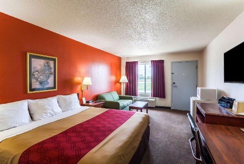 Econo Lodge Lincoln - image 13