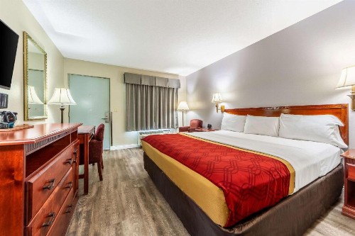 Econo Lodge Lincoln - image 14
