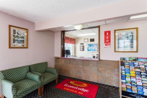Econo Lodge Lincoln - image 16