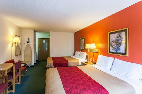 Econo Lodge Lincoln - image 25