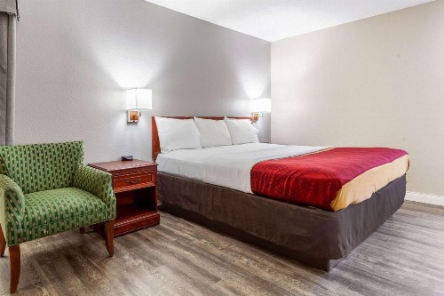 Econo Lodge Lincoln - image 29
