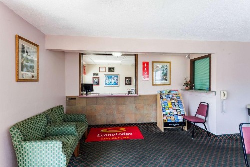 Econo Lodge Lincoln - image 34