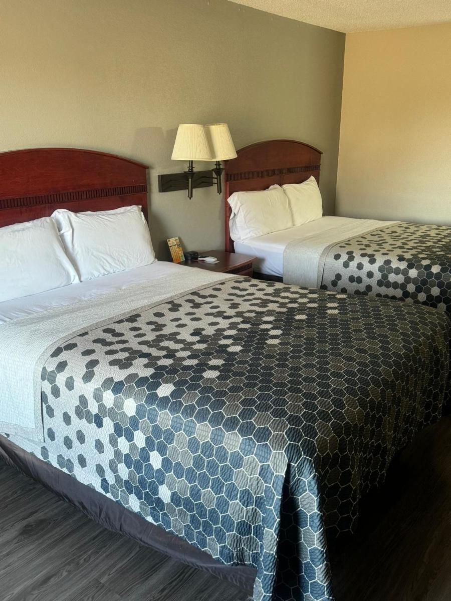 Econo Lodge Lincoln - image 6