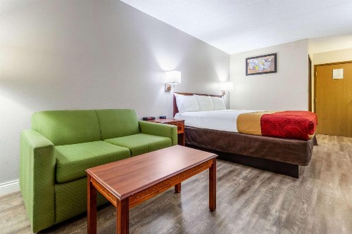 Econo Lodge Lincoln - image 8