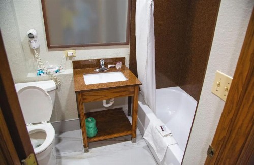 TownHouse Extended Stay Hotel Downtown - image 13
