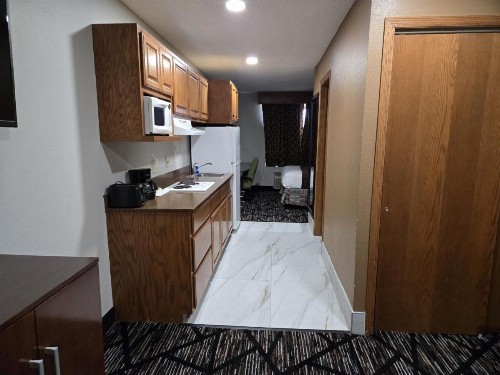 TownHouse Extended Stay Hotel Downtown - image 16