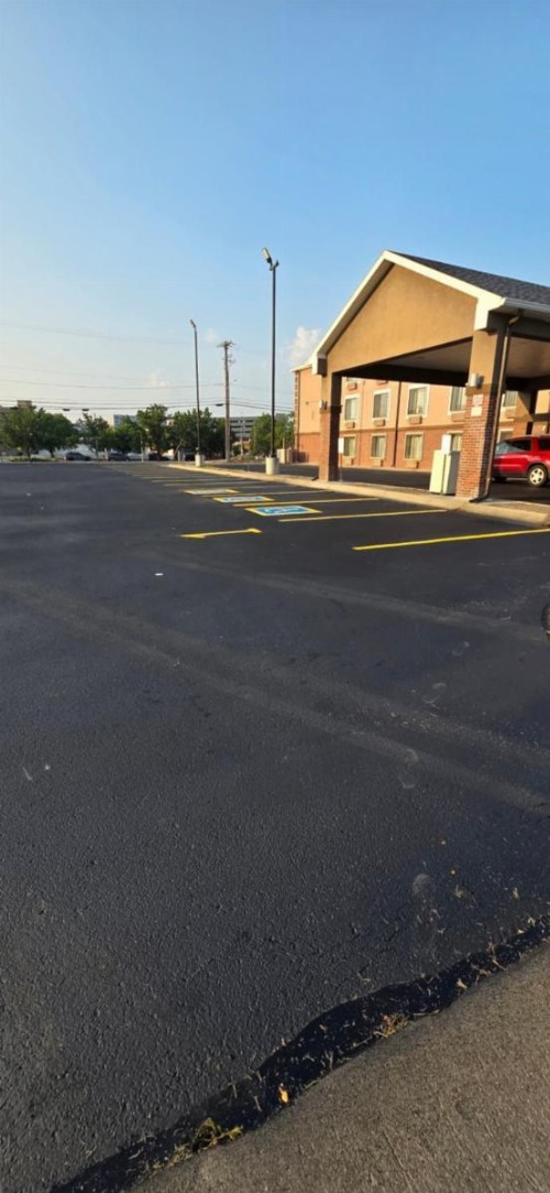 TownHouse Extended Stay Hotel Downtown - image 17