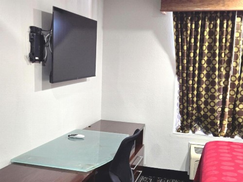 TownHouse Extended Stay Hotel Downtown - image 23