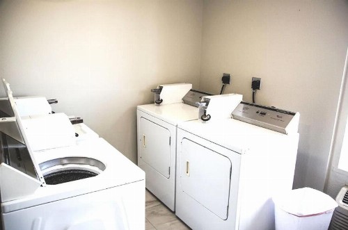 TownHouse Extended Stay Hotel Downtown - image 31