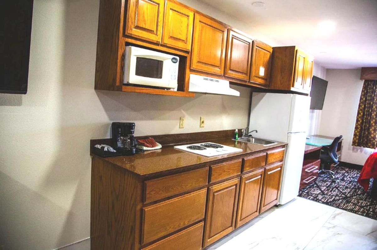 TownHouse Extended Stay Hotel Downtown - image 5