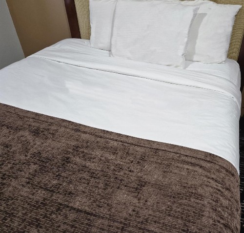 TownHouse Extended Stay Hotel Downtown - image 9