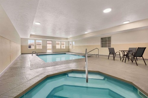 Microtel Inn & Suites Lincoln - image 21