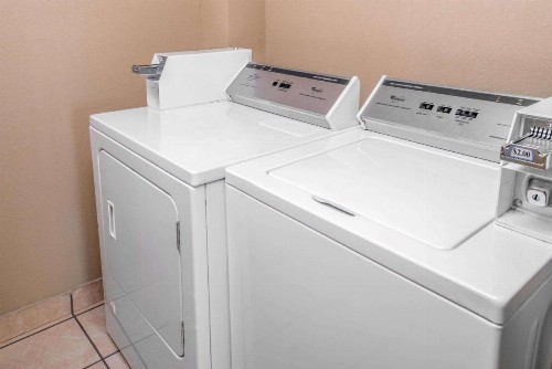 Microtel Inn & Suites Lincoln - image 23
