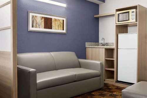 Microtel Inn & Suites Lincoln - image 25