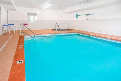 Microtel Inn & Suites Lincoln - image 26