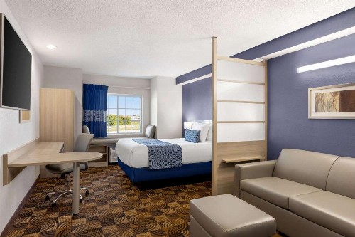 Microtel Inn & Suites Lincoln - image 27