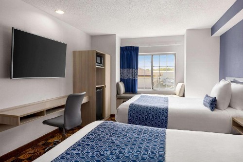 Microtel Inn & Suites Lincoln - image 30