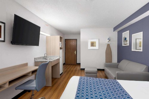 Microtel Inn & Suites Lincoln - image 32