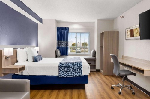 Microtel Inn & Suites Lincoln - image 4