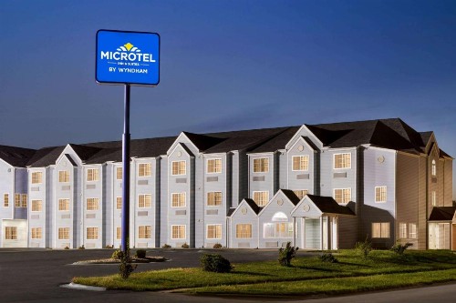 Microtel Inn & Suites Lincoln - image 7