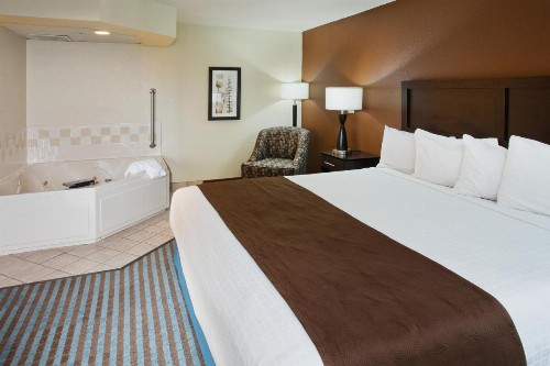 AmericInn by Wyndham Lincoln North - image 15