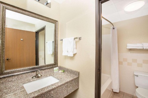 AmericInn by Wyndham Lincoln North - image 33