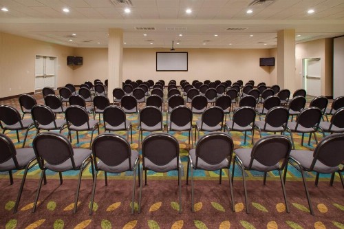 Holiday Inn Lincoln Southwest an IHG Hotel - image 24