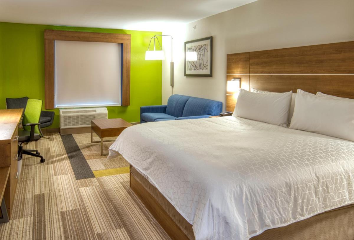 Holiday Inn Express Hotel and Suites Lincoln Airport an IHG Hotel - image 3