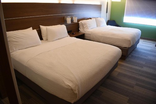 Holiday Inn Express Hotel & Suites Lincoln South an IHG Hotel - image 10