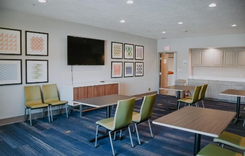 Holiday Inn Express Hotel & Suites Lincoln South an IHG Hotel - image 17