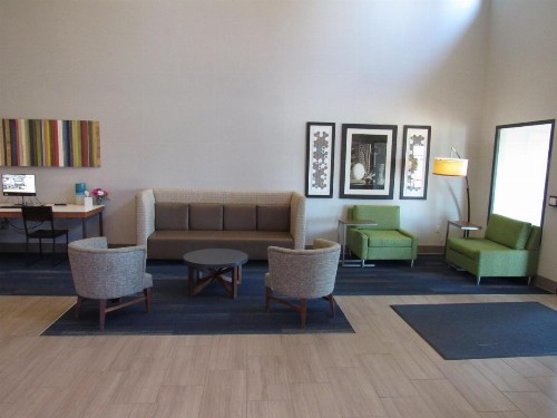 Holiday Inn Express Hotel & Suites Lincoln South an IHG Hotel - image 46