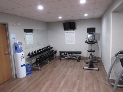 Holiday Inn Express Hotel & Suites Lincoln South an IHG Hotel - image 48