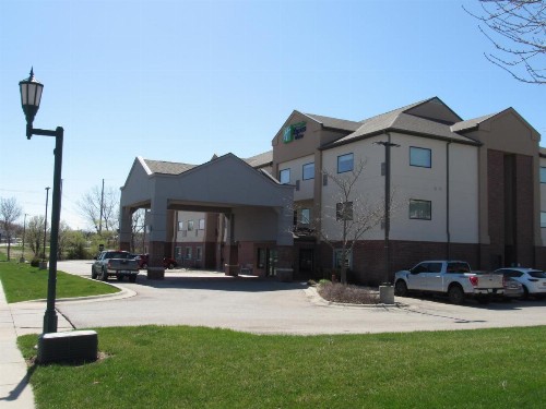 Holiday Inn Express Hotel & Suites Lincoln South an IHG Hotel - image 49
