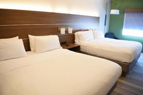 Holiday Inn Express Hotel & Suites Lincoln South an IHG Hotel - image 50
