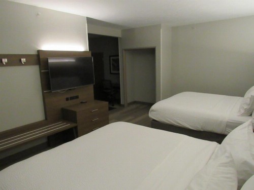 Holiday Inn Express Hotel & Suites Lincoln South an IHG Hotel - image 6