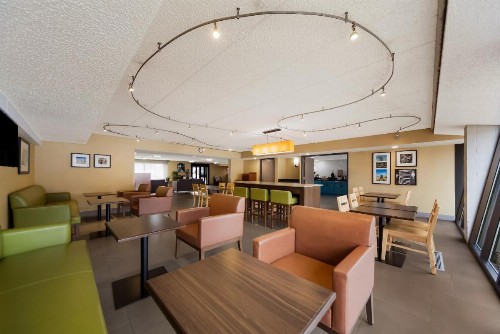 Country Inn & Suites by Radisson Lincoln Airport NE - image 10